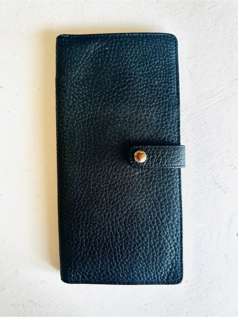 VERA BRADLEY Travel Wallet in Black Pebbled Leather